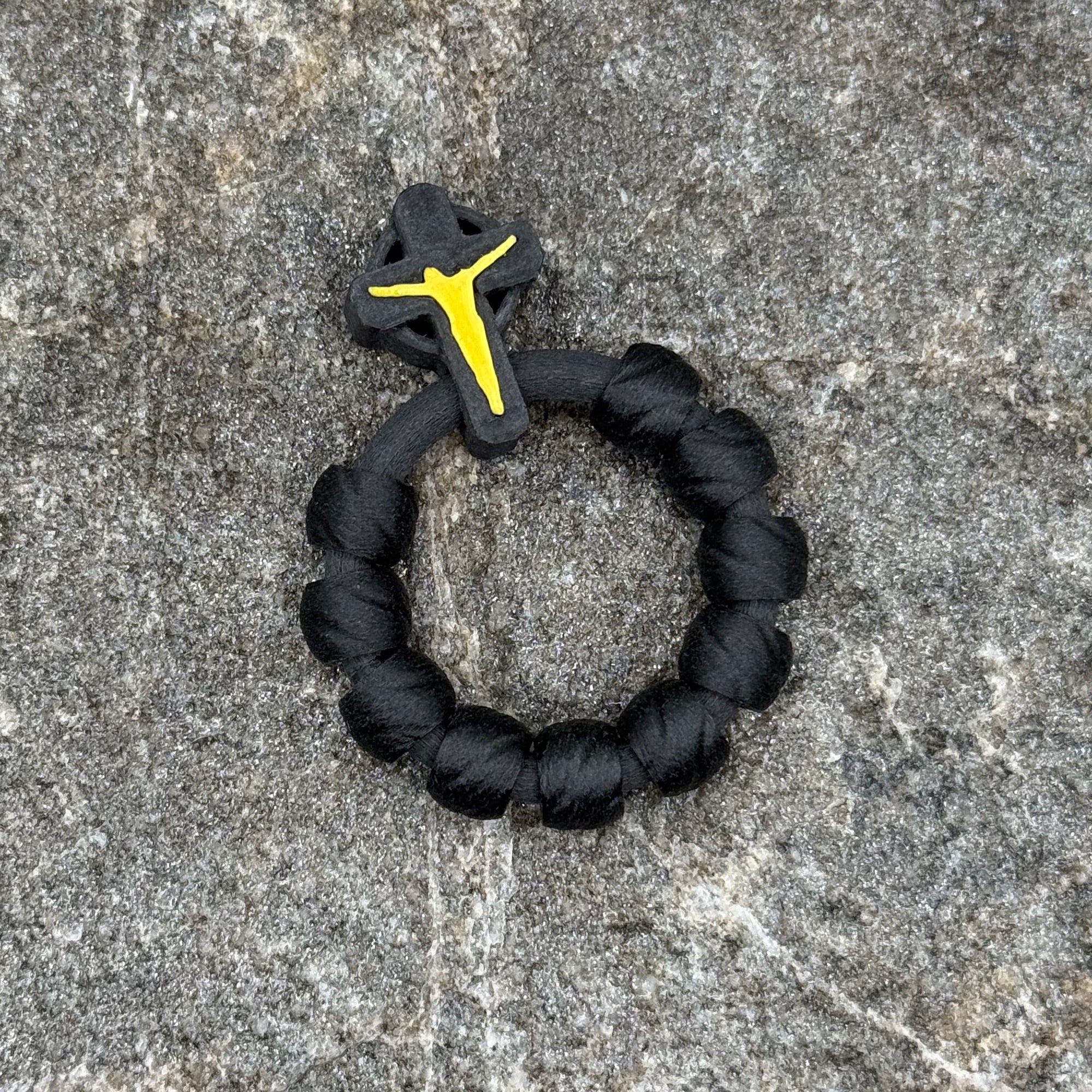 Nylon-Carbon Fiber Swirl Beads with Jesus in Gold Silk